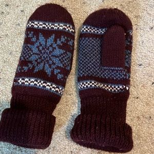 Nordic Snowflake mittens